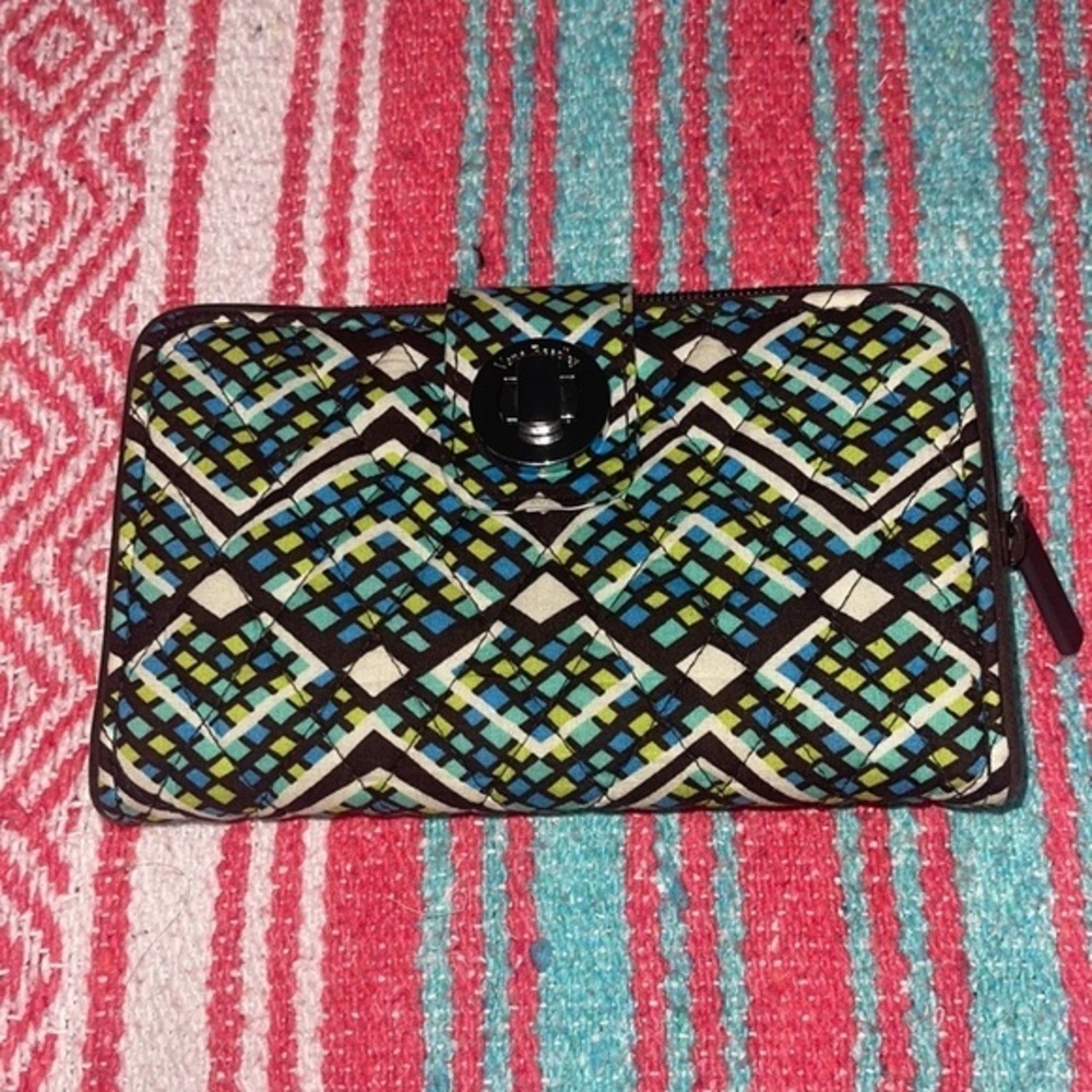 Vera Bradley Bifold Wallet Rain Forest pattern hardly used like new - Picture 1 of 10